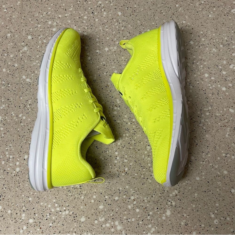 New In Box Women’s APL Athletic Propulsion Labs TechLoom Pro Size 8.5 Energy/Blk